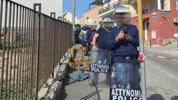 Εκκενώθηκε η κατάληψη Rosa Nera στα Χανιά – «Στόχος του κυβερνητικού αυταρχισμού», λέει η Νέα Αριστερά