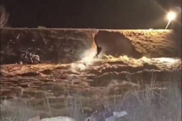 Ρωσία: Συναγερμός μετά από σπάσιμο φράγματος – Σε εξέλιξη η εκκένωση της περιοχής