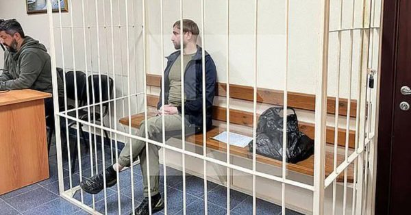 Ρωσία: Στη φυλακή μπλόγκερ που άφηνε το μωρό του να τρέφεται από τον ήλιο