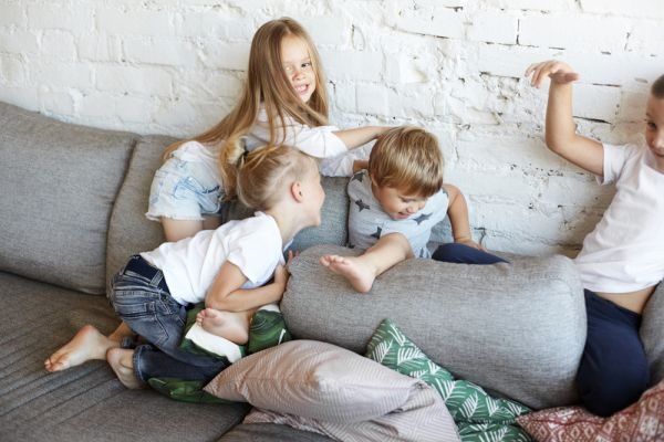 Sleepover: Τι να προσέξετε όταν το παιδί κοιμάται σε φίλους