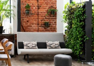 Πώς θα δημιουργήσεις έναν… κάθετο κήπο στο σαλόνι σου