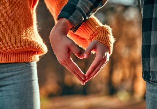 Σχέσεις: Σε αυτή την ηλικία είναι πιθανότερο να βρούμε την αγάπη σε ένα ραντεβού