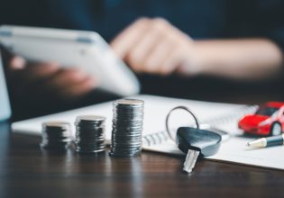 Τέλη κυκλοφορίας: Ποιες αλλαγές βρίσκονται στα «σκαριά»