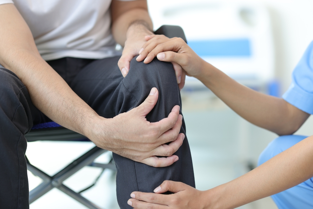 Πόνος στο γόνατο: Τι μπορείτε να κάνετε, τι πρέπει να γνωρίζετε