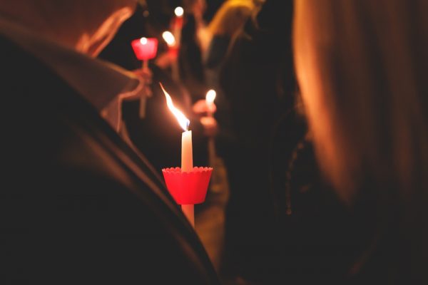 Πάσχα 2024: Eντυπωσιακές DIY λαμπάδες για μικρούς και μεγάλους