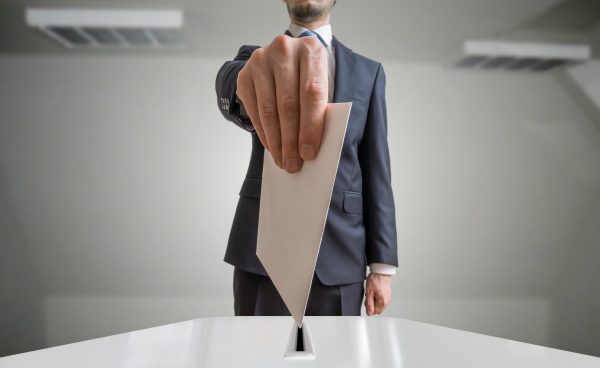 Ο Μητσοτάκης νικά στα σημεία τον Κανένα από τα… δεξιά και ο Κασσελάκης μετρά πόσο του στοίχισαν τα βαφτίσια