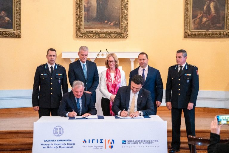 Σύμβαση για τρία νέα ελικόπτερα στην Πυροσβεστική – Κικίλιας: Δεσμεύθηκα για την άμεση υλοποίηση του ΑΙΓΙΣ