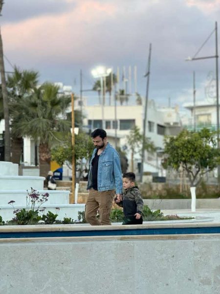 Ο Αντρέας Γεωργίου με τον μικρό Άγγελο