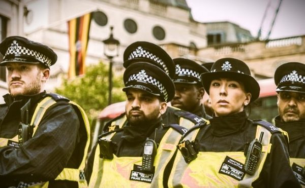 Από σήμερα χιλιάδες Σκωτσέζοι εν δυνάμει «κατάσκοποι»; – Θα καταγγέλουν συμπολίτες τους