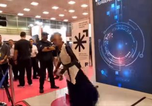 Η Σοφία το ρομπότ τα βρήκε… σκούρα στη Θεσσαλονίκη