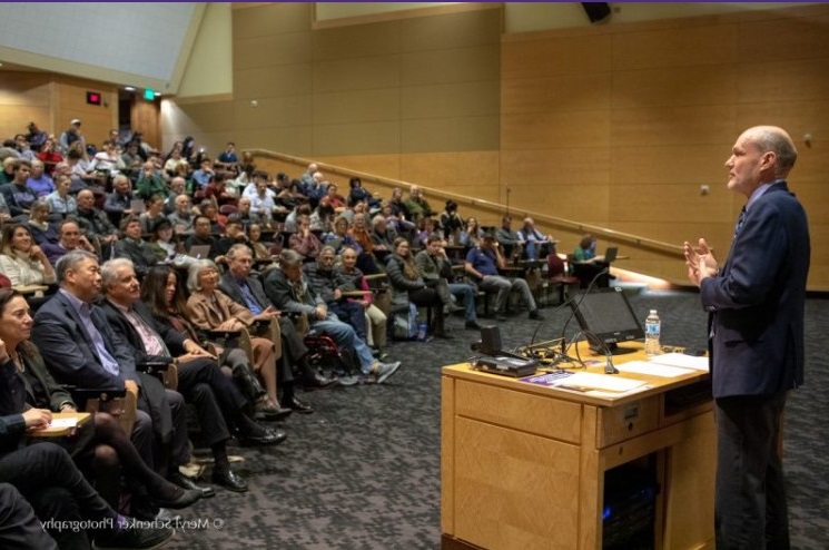 Καθηγητής του Χάρβαρντ βάζει στα παπούτσια των Παλαιστινίων τους… Ισραηλινούς