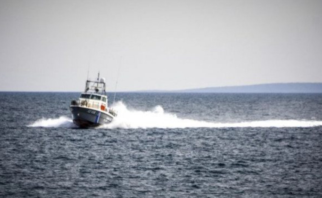 Σύμη: Βρέθηκαν 200.000 δολάρια σε κούτα που έπλεε σε θαλάσσια περιοχή της Σύμης