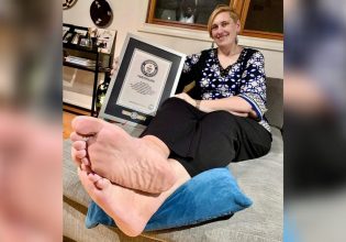 Τέξας: Γνωρίστε τη γυναίκα που κατέχει το ρεκόρ για το μεγαλύτερο μέγεθος παπουτσιού (βίντεο)