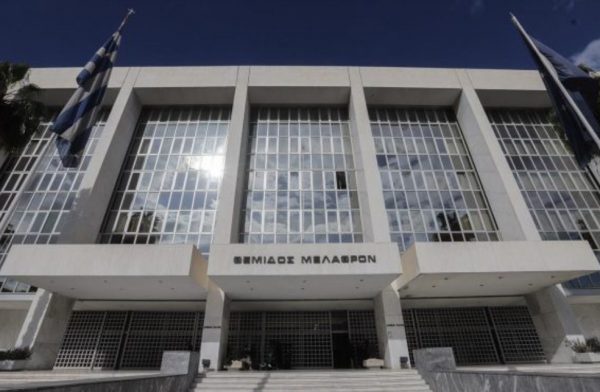 Οι εισηγήσεις και οι αντιδράσεις για τα αναδρομικά των συνταξιούχων