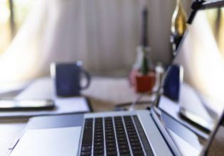 Τετραήμερη εργασία: Ποιοι δισεκατομμυριούχοι συμφωνούν