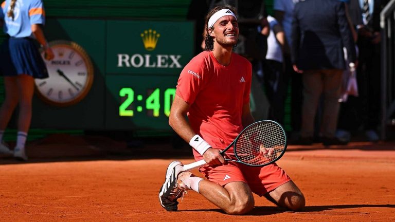 Νέα ανατροπή και πρόκριση στον τελικό για τον Τσιτσιπά (2-1, vids)