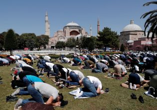 Τουρκία: Σημαντικό κομμάτι η προσευχή στην καθημερινή ζωή των Τούρκων αλλά και τάσεις εκκοσμίκευσης