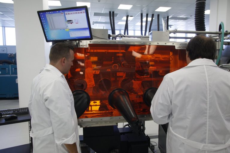 Με μοντέλο Τρόικας ολοταχώς για εξαήμερη εργασία – Αλλάζει άρδην το εργασιακό τοπίο