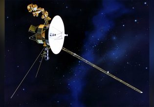 NASA: Αποκαταστάθηκε ύστερα από 5 μήνες η επικοινωνία με το Voyager 1 που απέχει 24 δισ. χλμ από τη Γη
