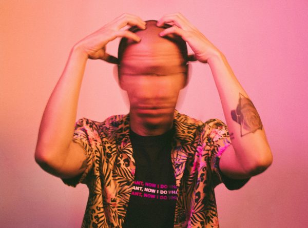 «Δεν βγαίνω ούτε για να ζήσω»: Η αγωνία και ο φόβος της Gen Z για το πορτοφόλι της