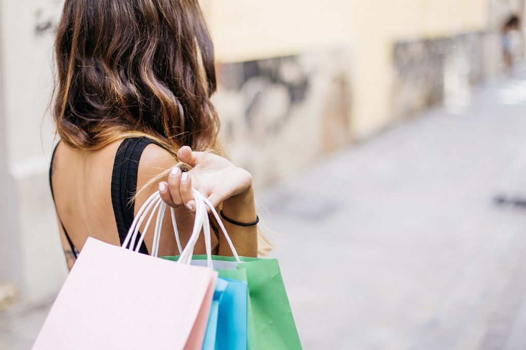 Focus Bari: 2 στους 3 συμβουλεύονται online κριτικές πριν προβούν σε αγορά