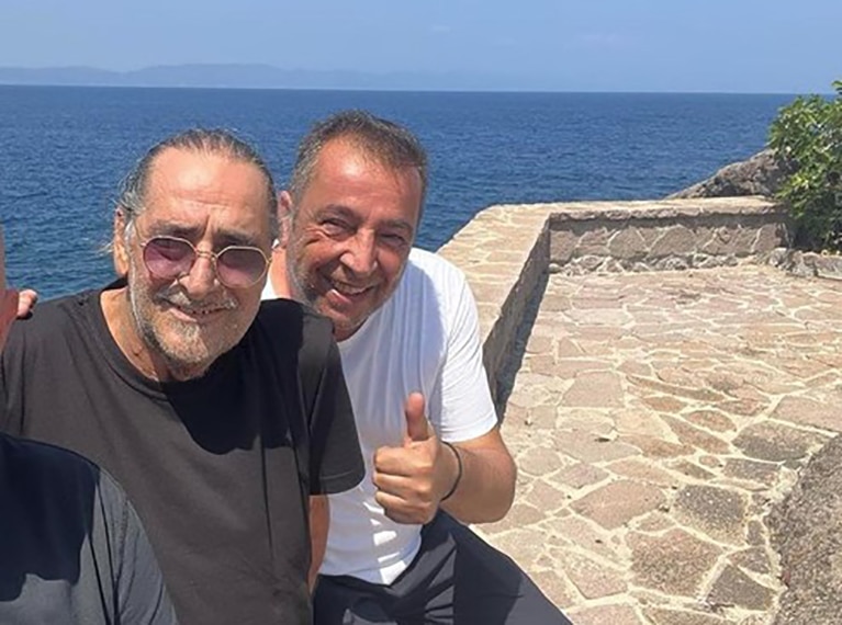 Δημήτρης Χρυσοχοΐδης: Οι κρίσεις πανικού και η τελευταία συνάντηση με τον Βασίλη Καρρά