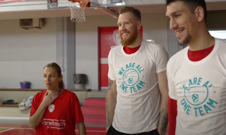 Το μήνυμα της ΚΑΕ Ολυμπιακός για την παγκόσμια ημέρα αυτισμού και η πρωταπριλιάτικη φάρσα στον Μπραζντέικις