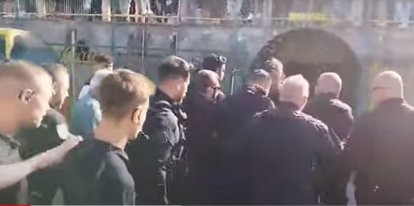 Χαμός στην Γ’ Εθνική: Ντου στο διαιτητή – Έστειλαν στο νοσοκομείο τον βοηθό (vid)