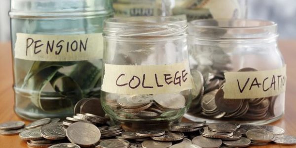 Γαλλία: Όλο και περισσότεροι 20άρηδες φροντίζουν για τα γεράματά τους