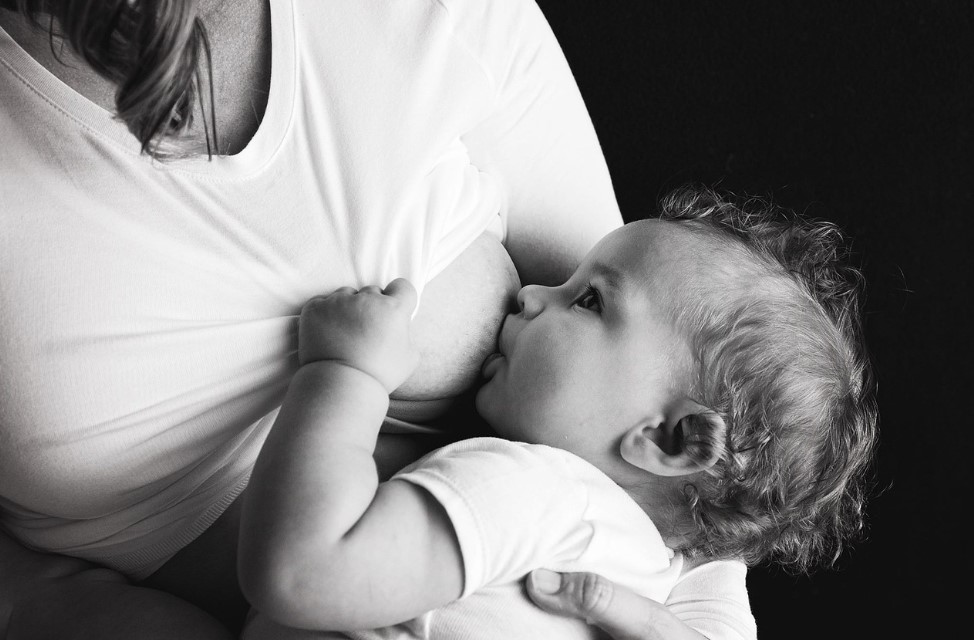 Θηλασμός: Σημαντικό όφελος για την υγεία αλλά και για την οικονομία