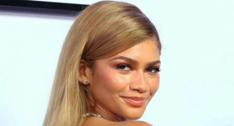 Βρήκαμε το χρώμα μαλλιών που ταιριάζει σε όλες & θα αναβαθμίσει τις εμφανίσεις σας το καλοκαίρι