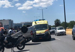 Σοβαρό τροχαίο με ανατροπή ΙΧ στην Κηφισίας