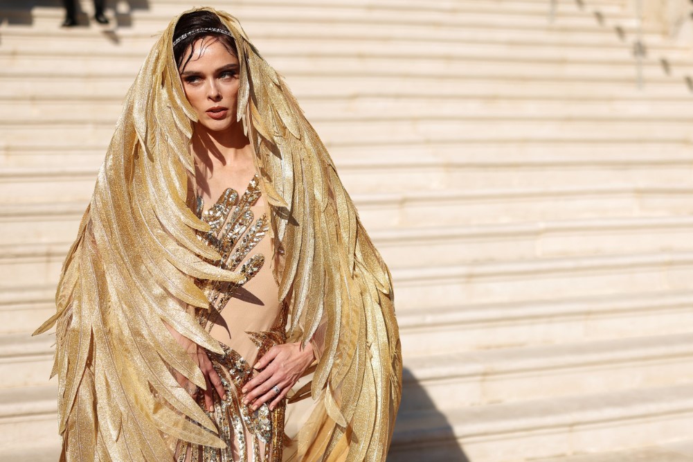 amfAR Gala 2024: Φτερά, διαμάντια και κρύσταλλα αποθέωσαν την υψηλή ραπτική στο κόκκινο χαλί