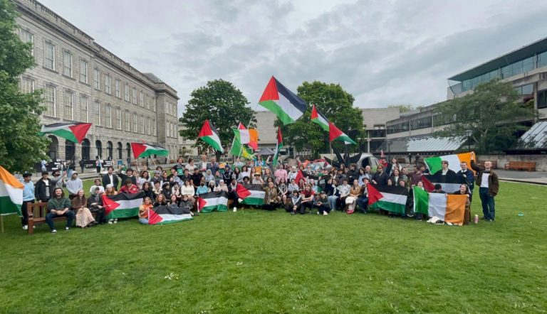 Ιρλανδία: To Trinity College κατέληξε σε συμφωνία με τους φοιτητές που διαδήλωναν για την Παλαιστίνη