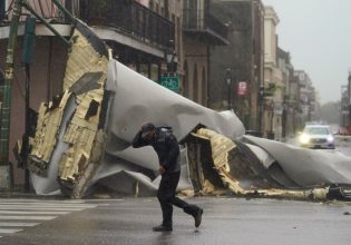ΗΠΑ: Τουλάχιστον τέσσερις νεκροί από την κακοκαιρία στο Χιούστον