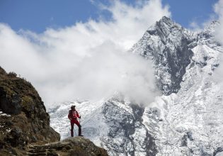 Νεπάλ: Σέρπα ανέβηκε στο Έβερεστ για 30η φορά, για δεύτερη φορά αυτόν τον μήνα