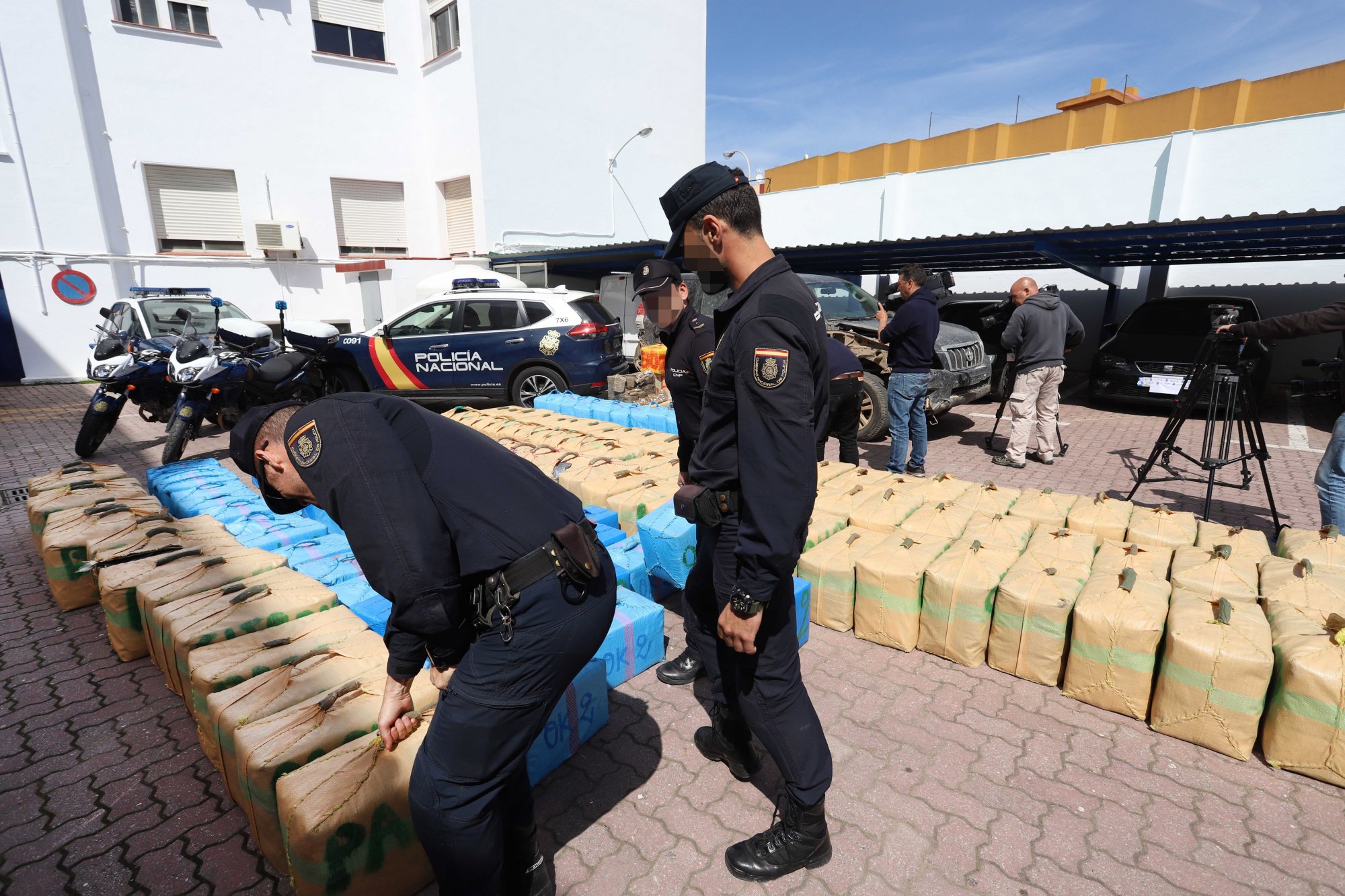 Η Ισπανία κατάσχεσε σχεδόν δύο τόνους μεθαμφεταμίνης – Χτύπημα στο καρτέλ Σιναλόα
