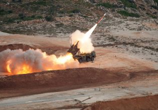 Ουκρανία: Δεκαπέντε ευρωπαίοι σύμμαχοί της υποσχέθηκαν πυρομαχικά αξίας 1,6 δισ