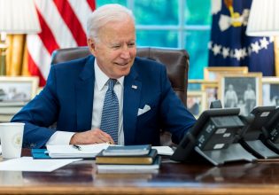 Deepfake: Πρόστιμα εκατομμυρίων για ρομποτικές κλήσεις με τη φωνή του Μπάιντεν