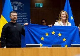 Ουκρανία: Ο Ζελένσκι ανακοίνωσε ενταξιακές συνομιλίες με την ΕΕ τον Ιούνιο – Παράταση γενικής επιστράτευσης