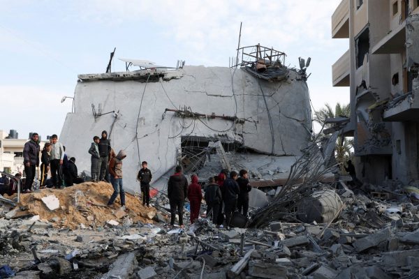 Live: Σφοδροί βομβαρδισμοί και συγκρούσεις στη νότια Γάζα - Εκατοντάδες χιλιάδες Παλαιστίνιοι εγκαταλείπουν τη Ράφα