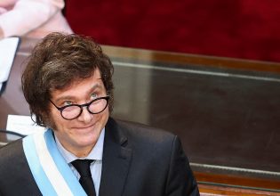 Αργεντινή: Κόντρα με την Ισπανία – «Ο Μιλέι έπαιρνε ναρκωτικά» – «Προκαλείτε φτώχεια και θάνατο»