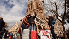 Από την Αθήνα μέχρι την Βαρκελώνη πολίτες εξεγείρονται κατά του υπερτουρισμού