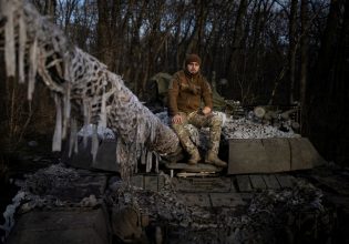 Ουκρανία: Πώς εξελίσσεται ο πόλεμος – Οι στόχοι του Πούτιν και οι δυνατότητες του Κιέβου