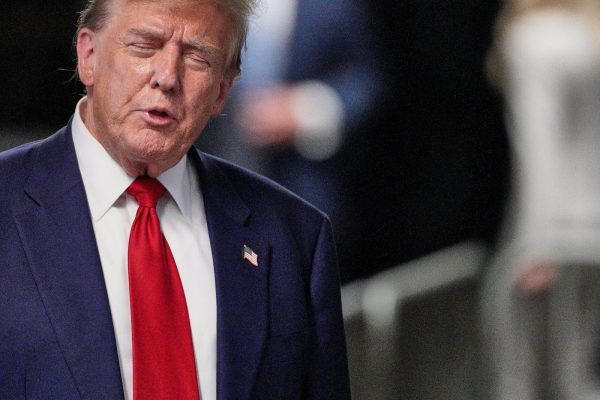 Όλα επιτρέπονται στη μάχη κατά του Τραμπ;