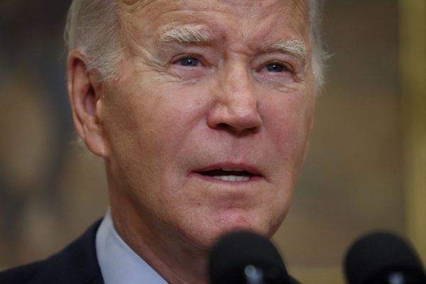 Τζο Μπάιντεν: Περισσότεροι από 50 Δημοκρατικοί του ζητούν να αποτρέψει την εισβολή του Ισραήλ στη Ράφα