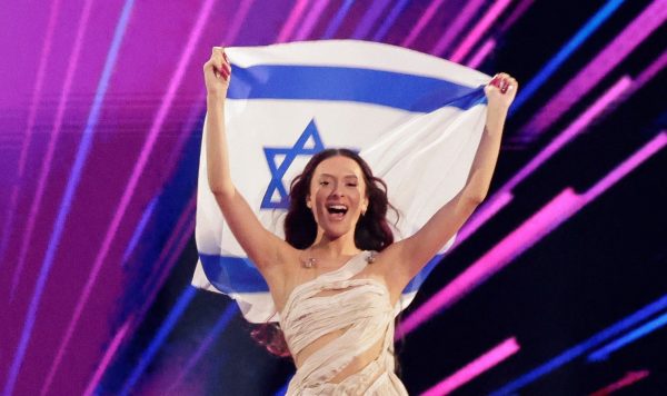 Eurovision 2024: Γιουχαρίσματα εντός αρένας για την Έντεν Γκολάν και απέξω διαμαρτυρίες υπέρ της Παλαιστίνης