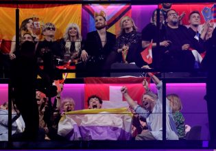 Τι αντιπροσωπεύει η σημαία που κράταγε το Nemo, o non-binary καλλιτέχνης που κέρδισε τη φετινή Eurovision;