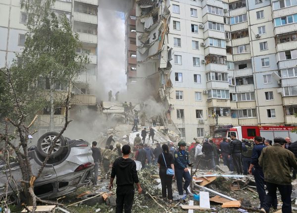 Ρωσία: Επτά νεκροί, 15 τραυματίες σε κατάρρευση πολυκατοικίας έπειτα από ουκρανικό βομβαρδισμό