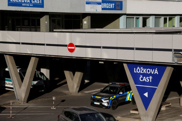 Σλοβακία: Μια δολοφονική απόπειρα, πολλά τα μηνύματα